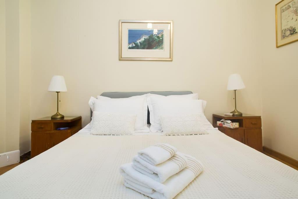 Top-Rated 1-Bedroom Apartment In The Heart Of Atena Exterior foto
