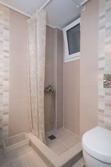 Top-Rated 1-Bedroom Apartment In The Heart Of Atena Exterior foto